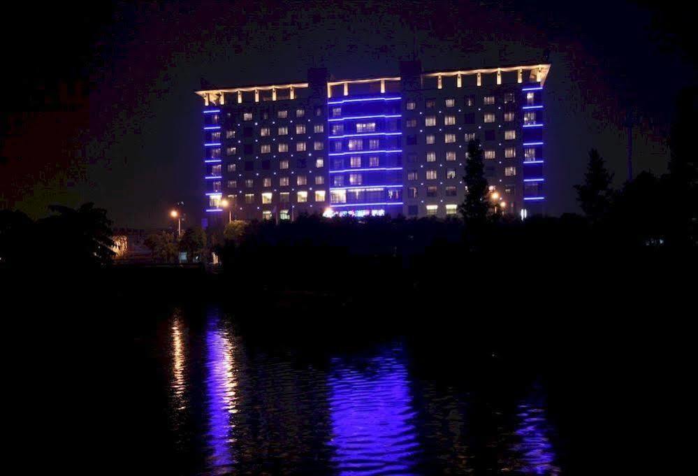 Four Seasons Rayli Hotel Ningbo Exterior foto
